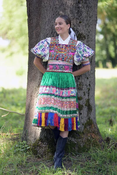 Folclore Eslovaco Traje Mulher Tradicional — Fotografia de Stock