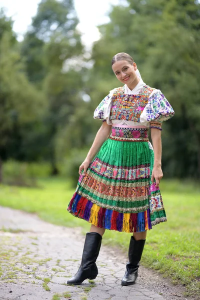 斯洛伐克民间传说 传统女性服装 — 图库照片