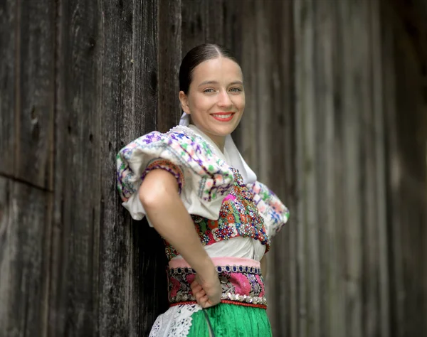 斯洛伐克民间传说 传统女性服装 — 图库照片