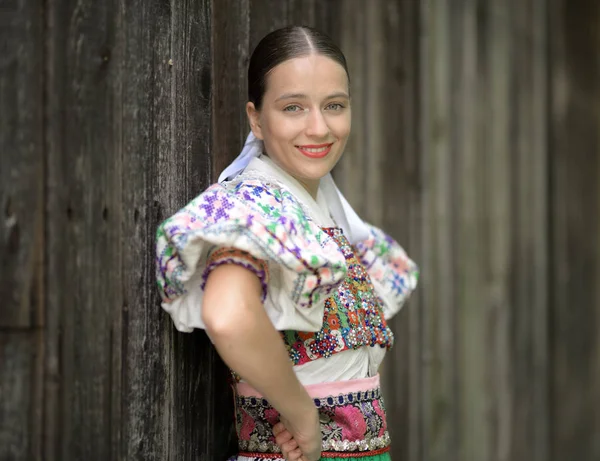 Folclore Eslovaco Traje Mulher Tradicional — Fotografia de Stock