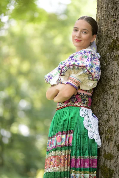 Folclore Eslovaco Traje Mulher Tradicional — Fotografia de Stock