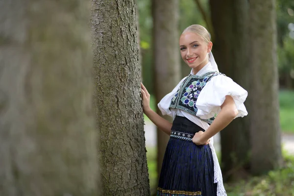 Slovakça Folklor Slovakça Folklor Kız — Stok fotoğraf