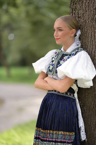 Slovakça Folklor Slovakça Folklor Kız — Stok fotoğraf