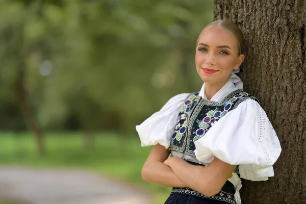 Folklor Słowacki Słowacka Dziewczyna Folkloru — Zdjęcie stockowe