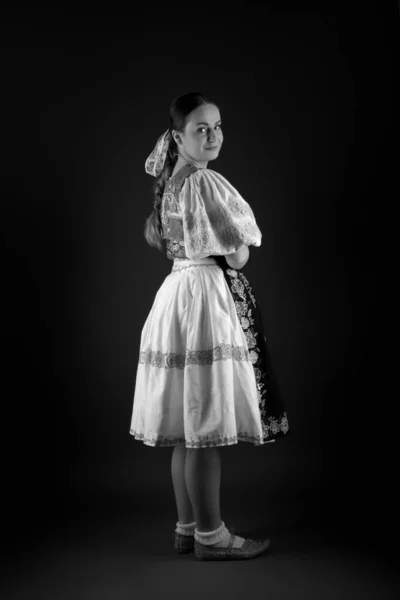 Slovacco Folklore Ragazza Posa Studio — Foto Stock