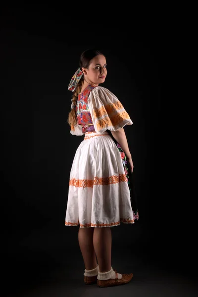 Slovaque Folklorique Fille Posant Studio — Photo