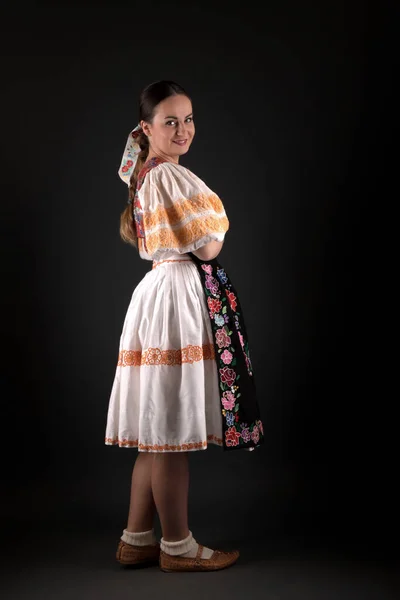 Chica Folklore Eslovaco Posando Estudio — Foto de Stock