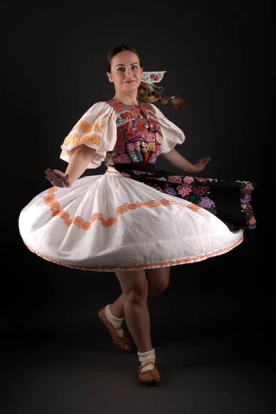 Slovaque Folklorique Fille Posant Studio — Photo