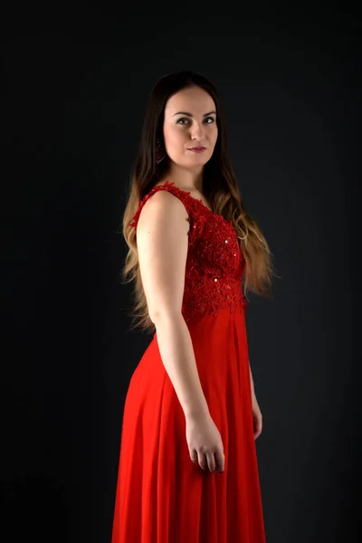 Schöne Modefrau Roten Kleid — Stockfoto