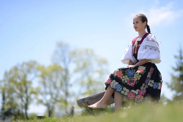 Slovakisk Folkloredansare Traditionell Folklorekostym — Stockfoto