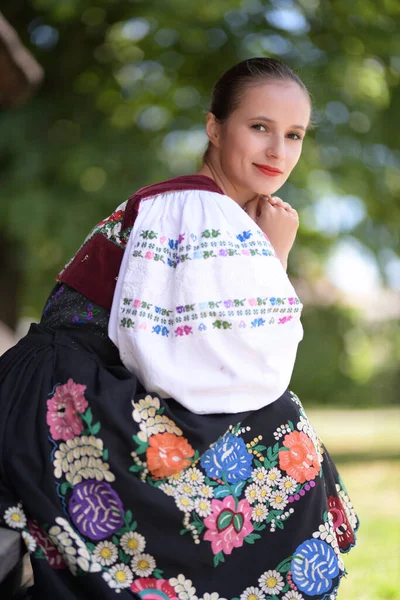 Slovakisk Folkloredansare Traditionell Folklorekostym — Stockfoto