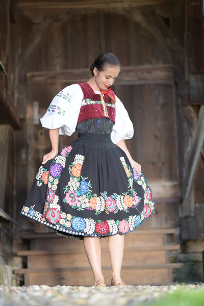 Σλοβάκος Λαϊκός Χορευτής Παραδοσιακή Λαϊκή Ενδυμασία — Φωτογραφία Αρχείου