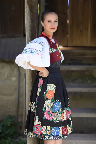 Bailarina Folclórica Eslovaca Traje Folclórico Tradicional —  Fotos de Stock