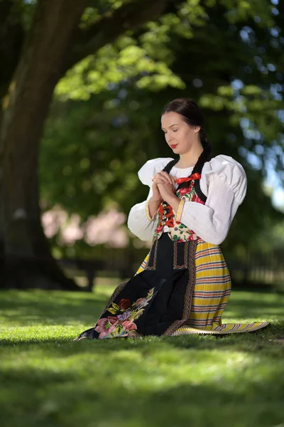 Slovakisk Folkloredansare Traditionell Folklorekostym — Stockfoto
