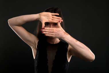 Vitiligo 'lu güzel bir kadının portresi.