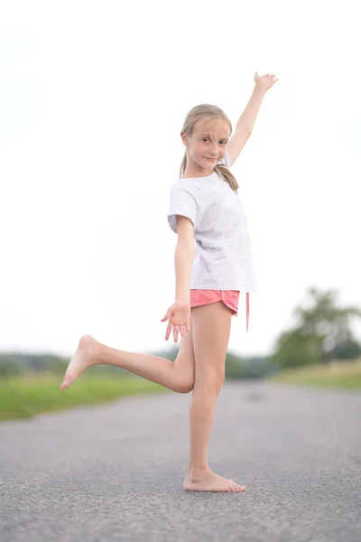 Young Blonde Girl Dancing Road — Stock Photo, Image