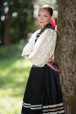 Slovak Halk Dansının bir parçası. Slovakça folklor.