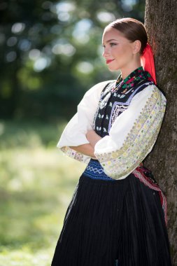 Slovak Halk Dansının bir parçası. Slovakça folklor.