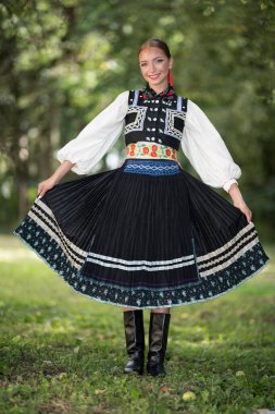 Slovak Halk Dansının bir parçası. Slovakça folklor.