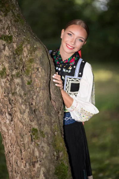 Slovak Halk Dansının bir parçası. Slovakça folklor.