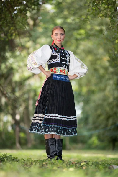 Slovak Halk Dansının bir parçası. Slovakça folklor.