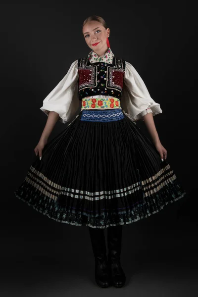 Folklore Eslovaco Chica Folclore Eslovaco Vestido Tradicional Eslovaco — Foto de Stock