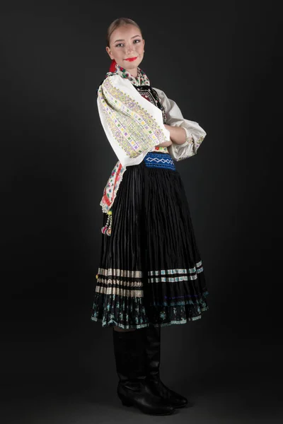 Folclore Eslovaco Menina Folclore Eslovaco Vestido Popular Eslovaco Tradicional — Fotografia de Stock