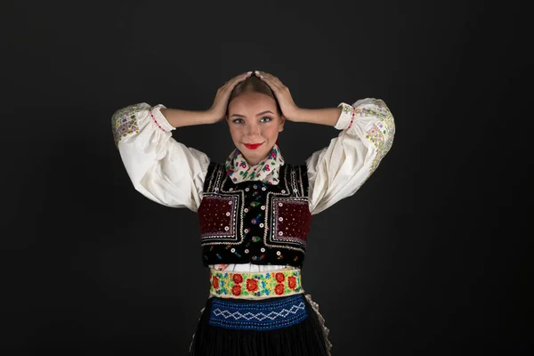 Slovakisk Folklore Slovakisk Folkloreflicka Traditionell Slovakisk Folkdräkt — Stockfoto