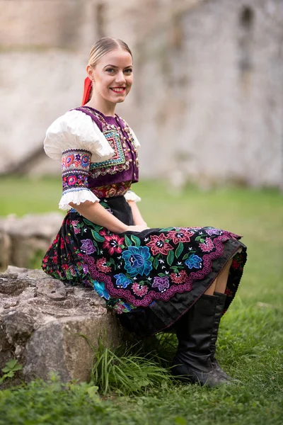Slovakya Folkloru Geleneksel Kıyafet — Stok fotoğraf