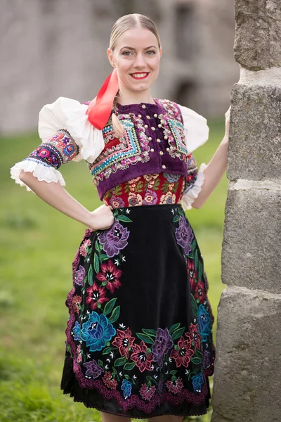 Folclore Eslovaco Traje Tradicional — Fotografia de Stock