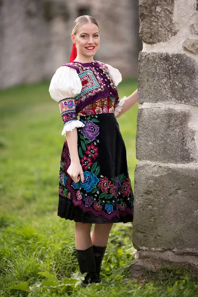 Folklorique Slovaque Costume Traditionnel — Photo