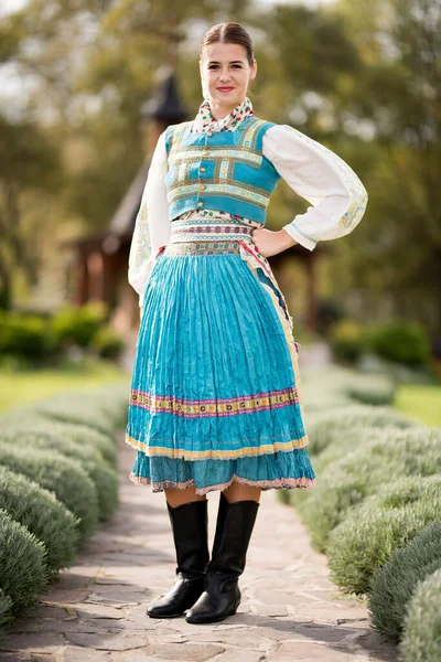Folklore Eslovaco Chica Vestido Popular —  Fotos de Stock