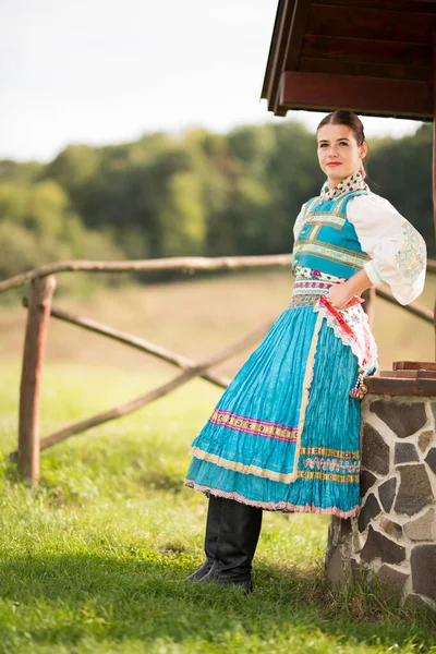 Folclore Eslovaco Menina Vestido Popular — Fotografia de Stock