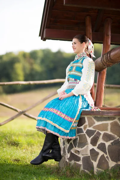 Словацький Фольклор Дівчинка Народному Вбранні — стокове фото