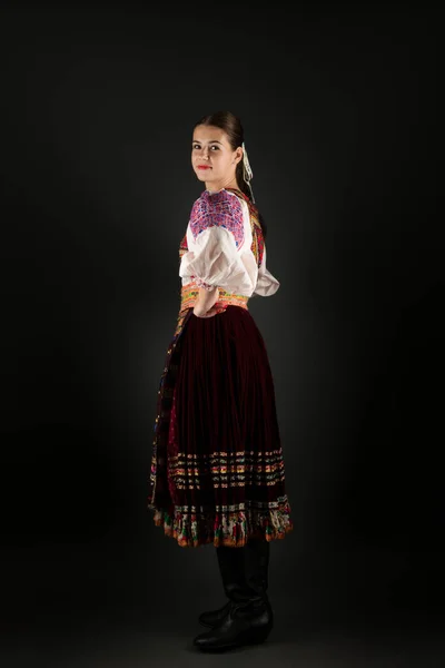 Slovak Halk Elbisesi Içinde Güzel Bir Kız Slovakça Folklor — Stok fotoğraf