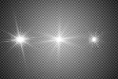 Parlayan ışıklar efekt, parlama, patlama ve yıldızlar. Şeffaf arkaplanda özel efekt izole edildi