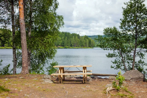 Скамейка Перед Озером Парке Осло Норвегия — стоковое фото