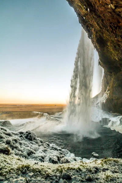 Замороженный Красивый Водопад Seljalandsfoss Лучами Восхода Солнца Зимний Период Исландия — стоковое фото