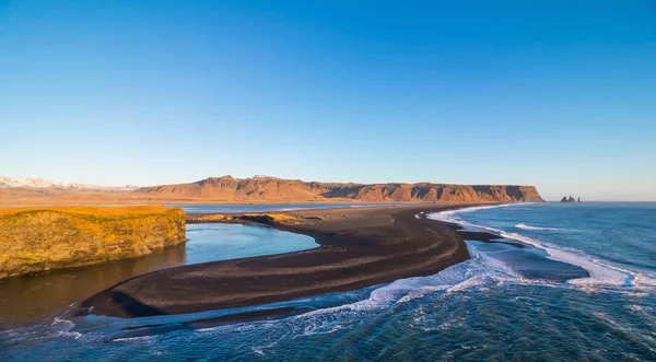 Reynisfjara Svart Sandstrand Med Klippor Island — Stockfoto