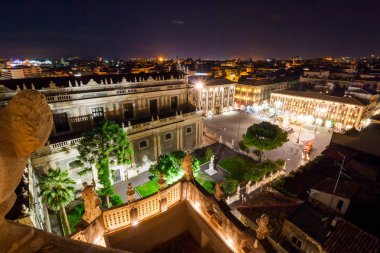 Catania Badia di Sant'Agata, Sicilya, İtalya'nın kiliseden gece görünümü