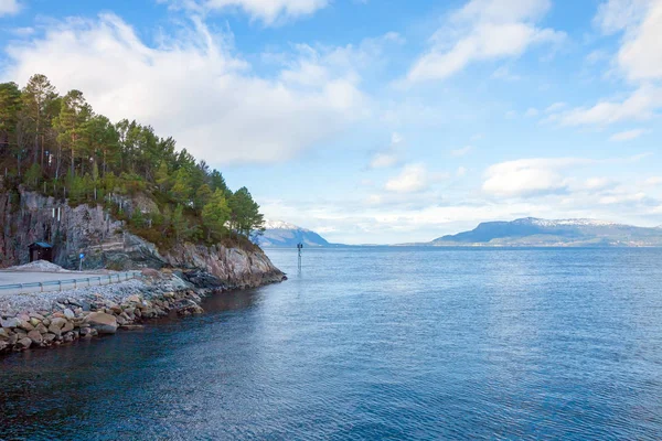Панорама Летнего Пейзажа Норвегии Камни Крепления — стоковое фото