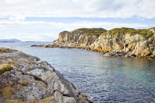 欧洲挪威南部风景秀丽的峡湾海岸线 — 图库照片