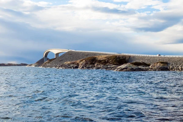 Fantastische Brug Door Fjord Aan Atlantische Weg Noorwegen — Stockfoto