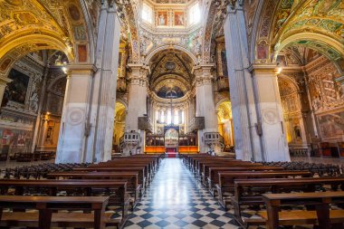 Bergamo, İtalya - 29 Ekim 2015: İç Duomo di Bergamo İtalya. Bu katedral Bergamo, şehrin azizi Saint İskender'e ithaf edilmiştir.