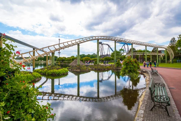 Soltau, Almanya - 8 Haziran 2015: Heide Park Resort Almanya'da Rollercoaster