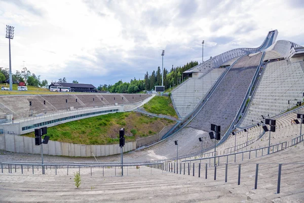 Oslo, Norveç - 15 Haziran 2015: Holmenkollen ski jump üstünden Oslo panoramik manzaralı