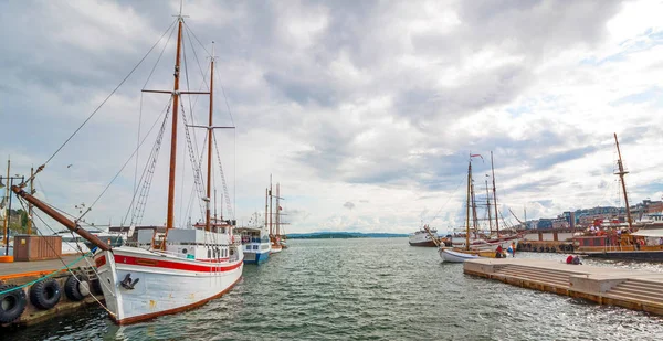 Oslo Noruega Julio 2015 Vista Panorámica Del Puerto Oslo Ayuntamiento — Foto de Stock