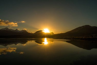 fiords üzerinde gün batımı, Norveç