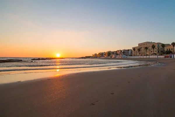 Anzio'da gün batımı, İtalya
