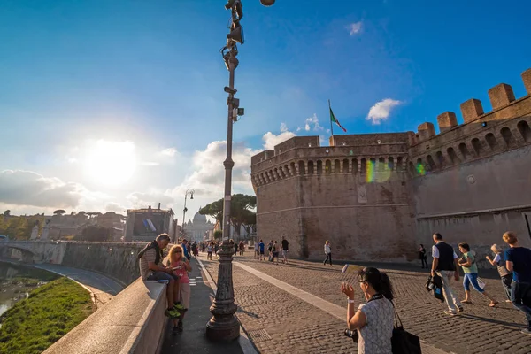 Roma Italia Octubre 2016 Los Turistas Visitan Castillo San Angelo — Foto de Stock